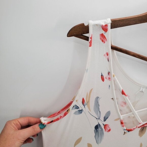 Floral Maxi Dress in White and Red - Picture 9 of 14